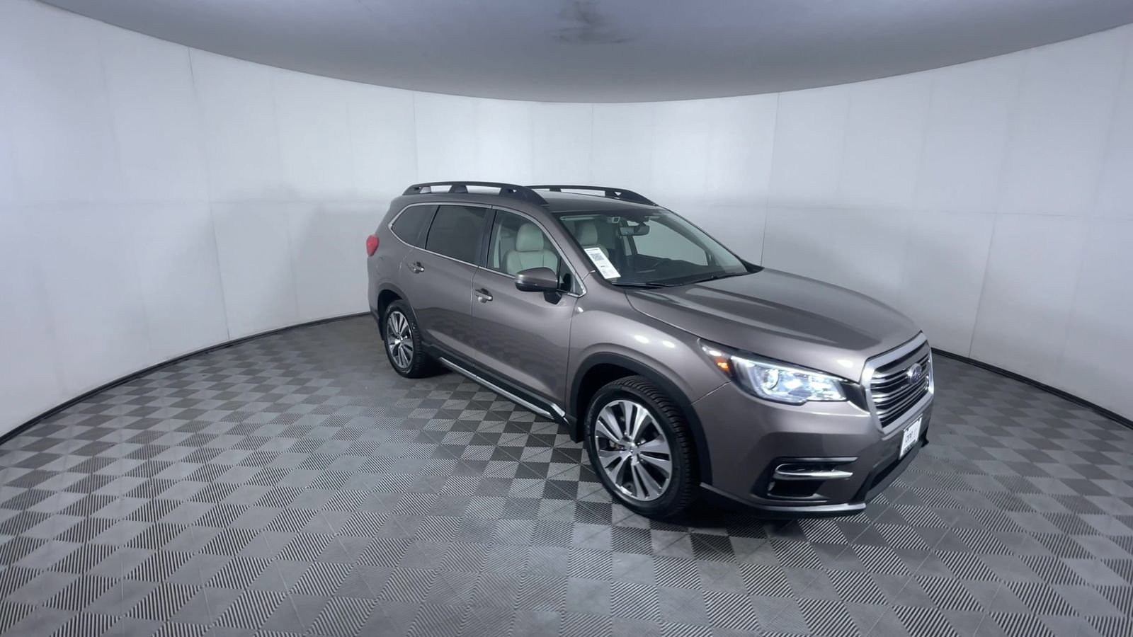 Used 2021 Subaru Ascent Limited w/ Popular Package #2 AWD/4WD image 2