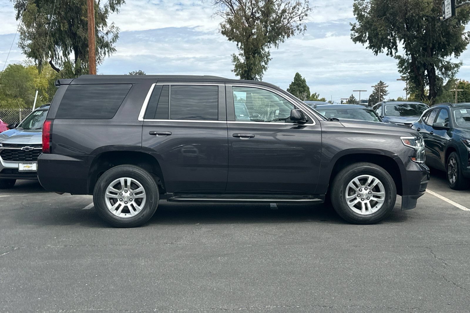 Used 2015 Chevrolet Tahoe LT RWD image 4
