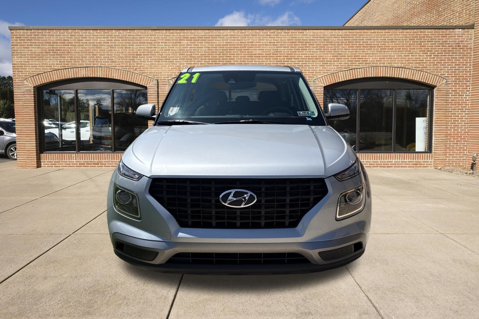 Used 2021 Hyundai Venue SE FWD image 9