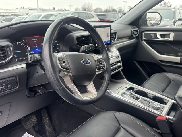 Used 2022 Ford Explorer XLT w/ Equipment Group 202A image 12