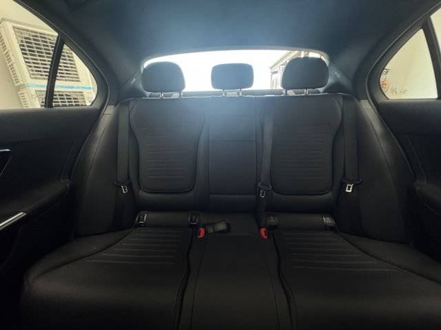 Used 2025 Mercedes-Benz C 300 Sedan image 7