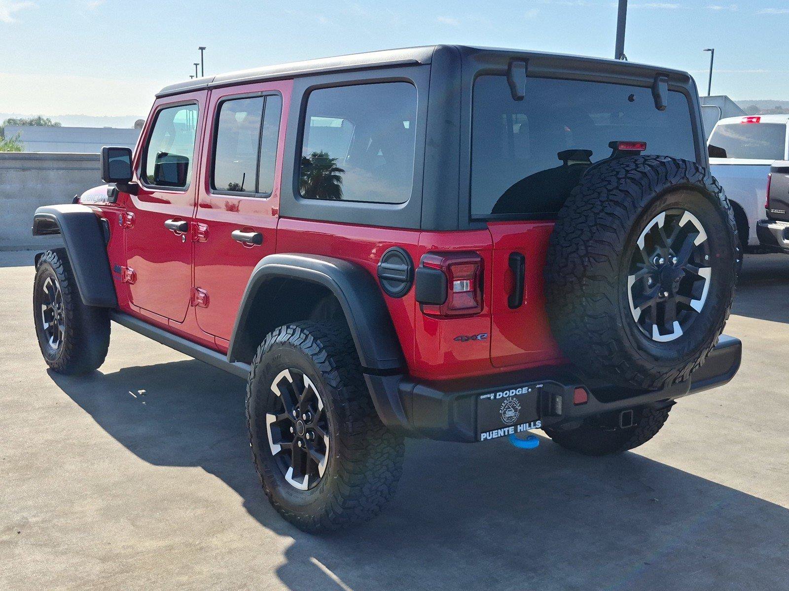 Certified 2025 Jeep Wrangler Unlimited Rubicon 4xe w/ Convenience Group AWD/4WD image 5