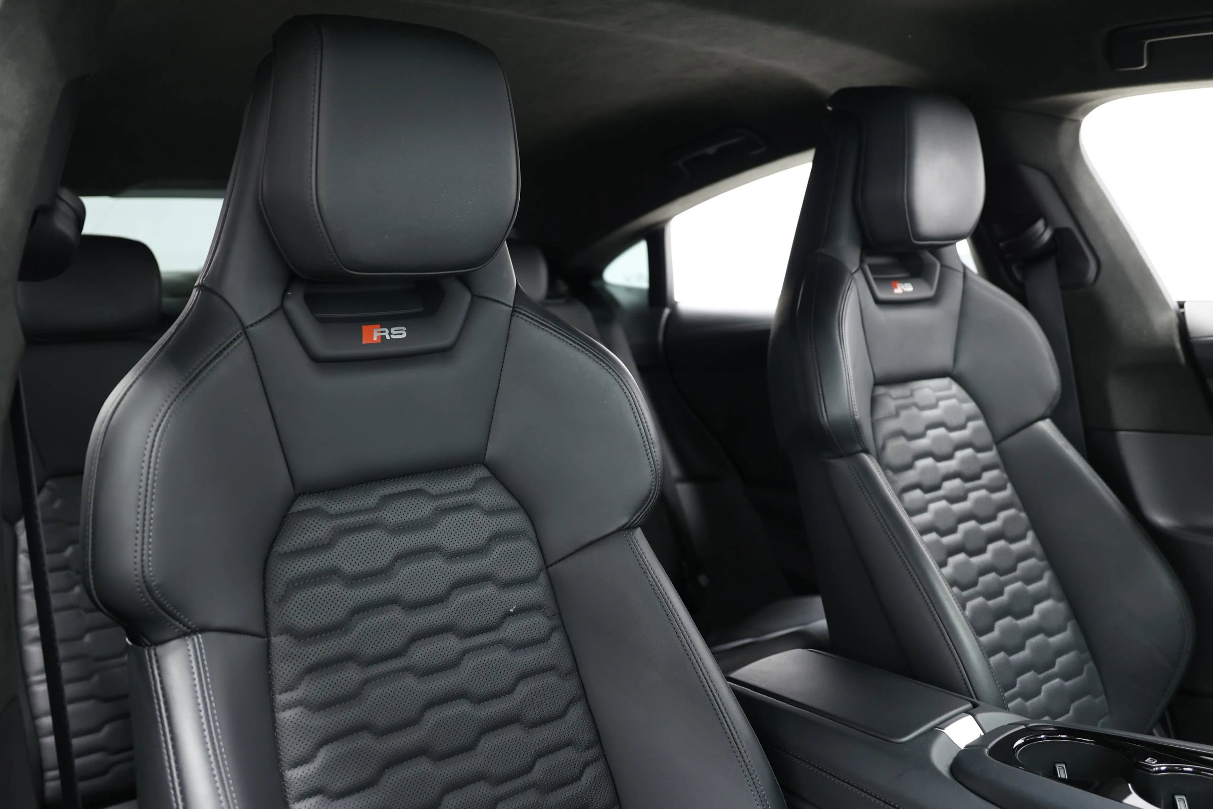 Used 2022 Audi RS e-tron GT w/ Carbon Performance Package image 80