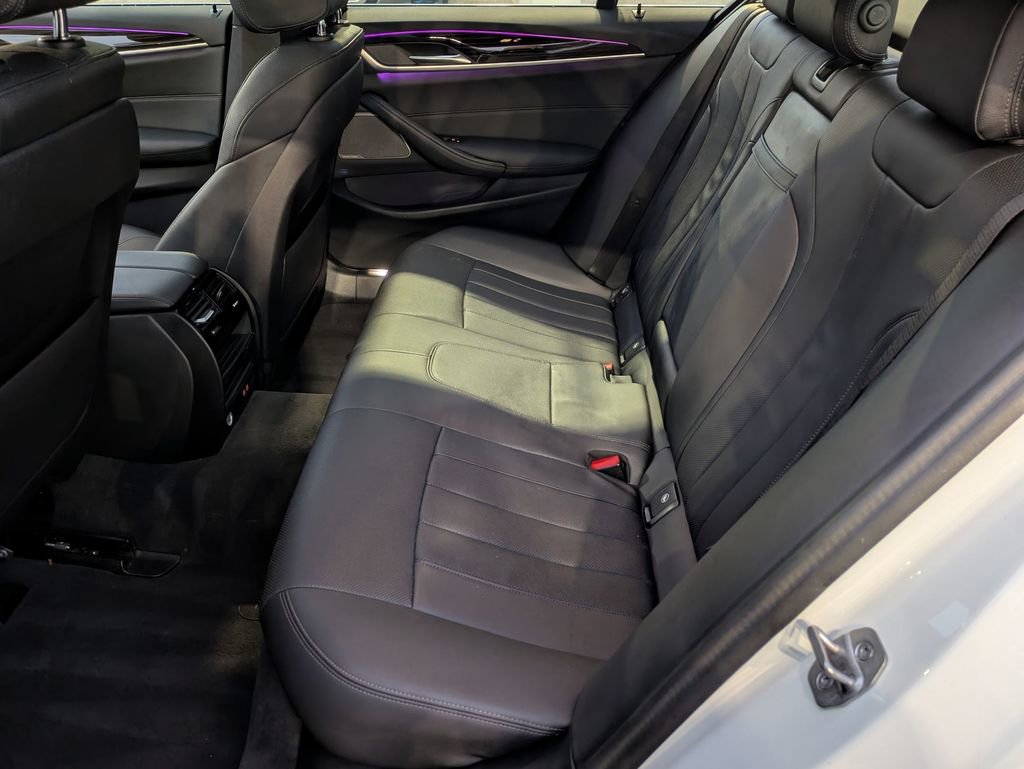 Used 2023 BMW 530e image 26