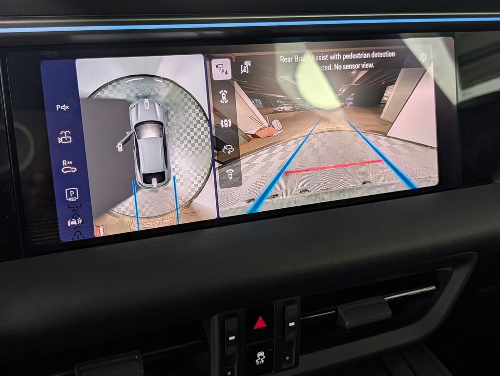 New 2026 Porsche Macan 4 Electric image 30