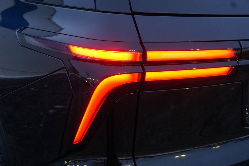 New 2026 Chevrolet Traverse LT w/ Midnight/Sport Edition image 31