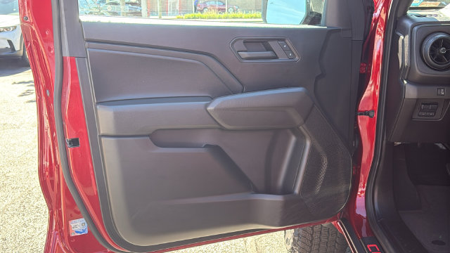 Used 2024 Chevrolet Colorado Trail Boss w/ Technology Package AWD/4WD image 9