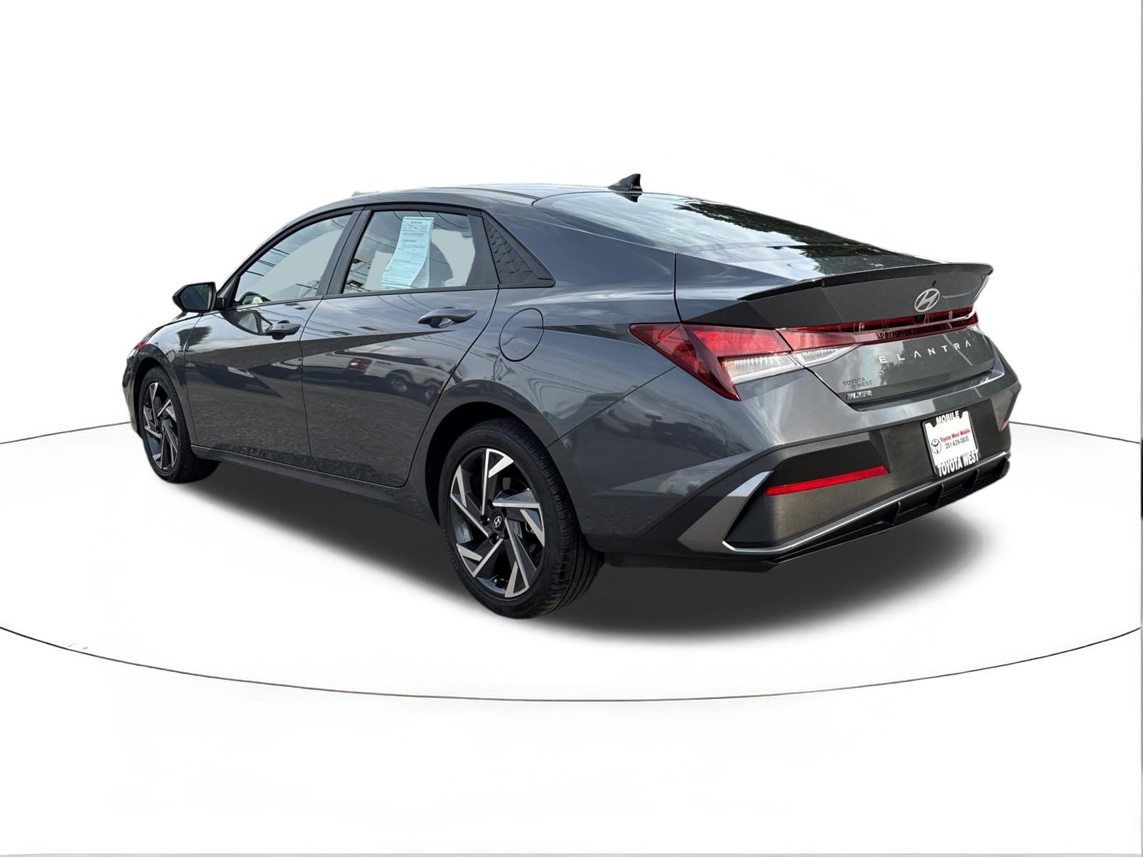 Used 2025 Hyundai Elantra Sport FWD image 5