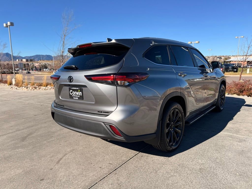 Used 2026 Toyota Highlander XLE image 8