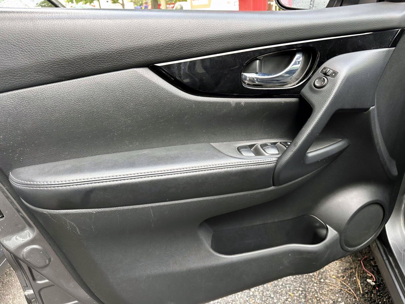 Certified 2021 Nissan Rogue Sport SV AWD/4WD image 15