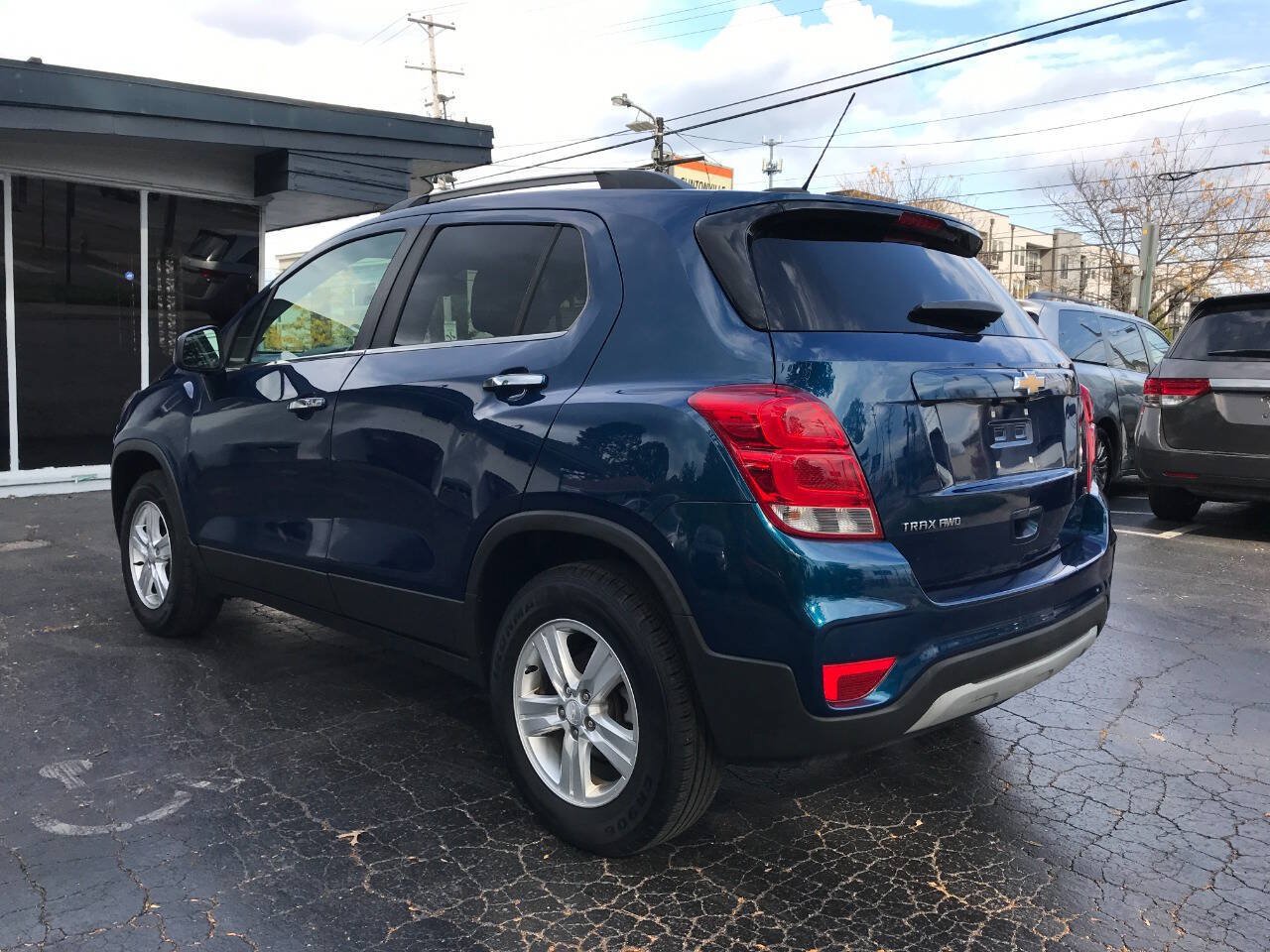 Used 2019 Chevrolet Trax LT w/ Sun & Sound Package AWD/4WD image 5