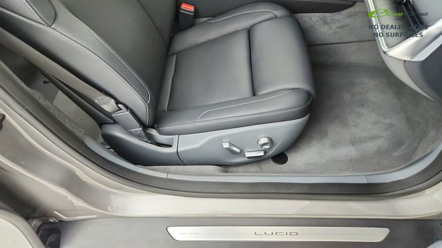 Used 2024 Lucid Air Touring image 23