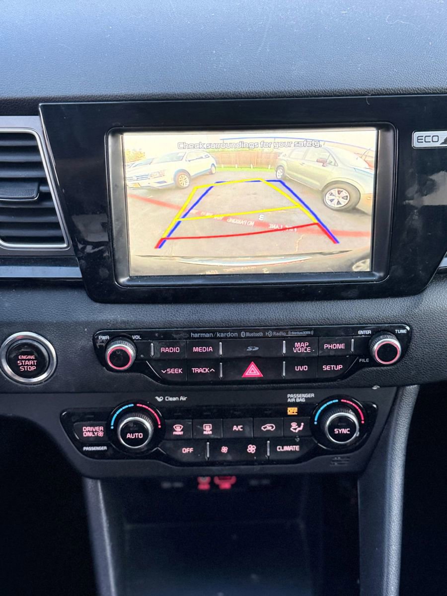 Used 2017 Kia Niro FWD image 15