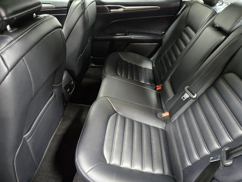 Used 2019 Ford Fusion SEL image 32