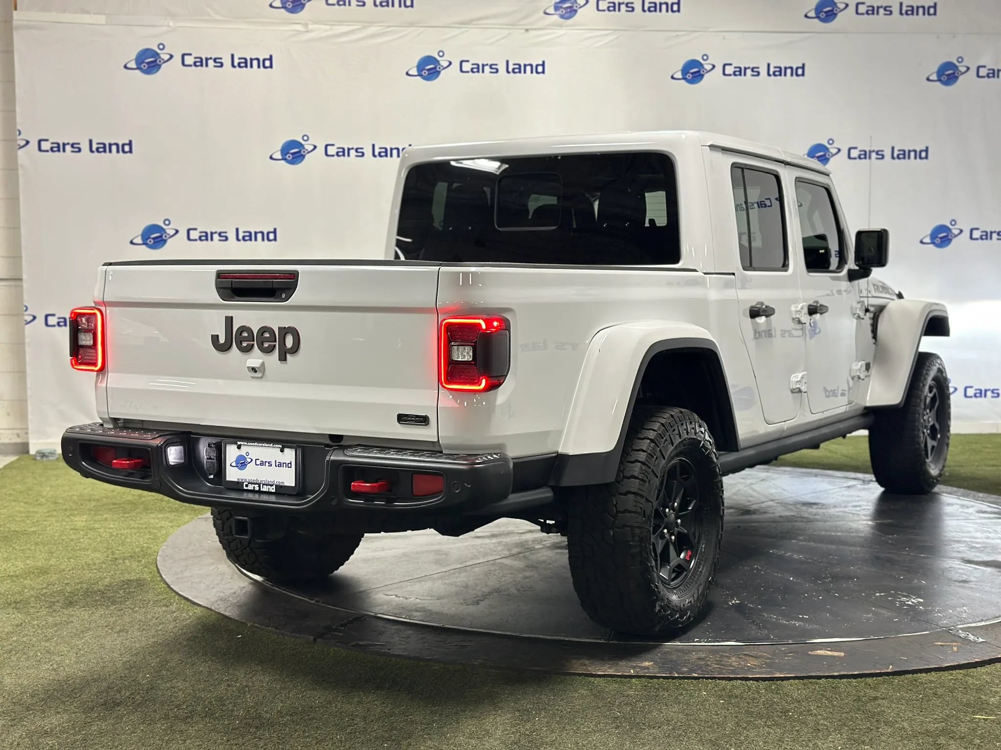 Used 2020 Jeep Gladiator Rubicon AWD/4WD image 3