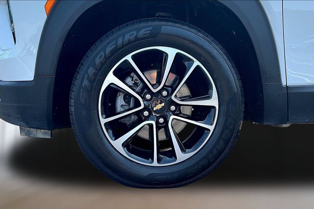 Used 2024 Chevrolet TrailBlazer LT AWD/4WD image 30