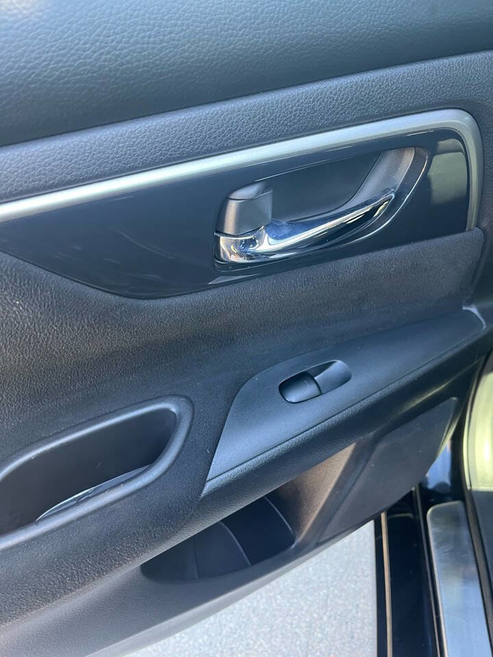 Used 2014 Nissan Altima 2.5 SV w/ Convenience Package image 36