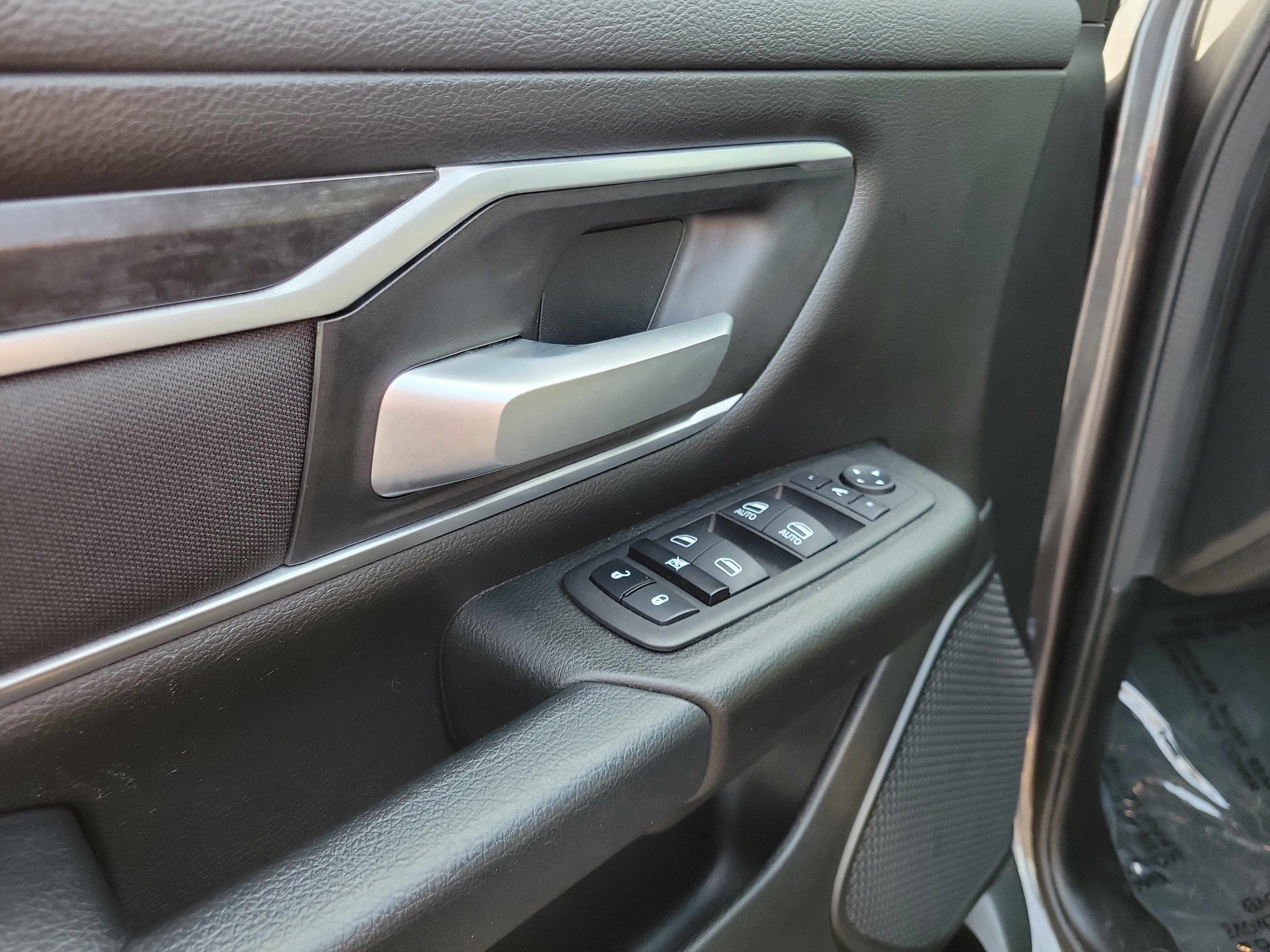 Used 2023 RAM 1500 Big Horn AWD/4WD image 18