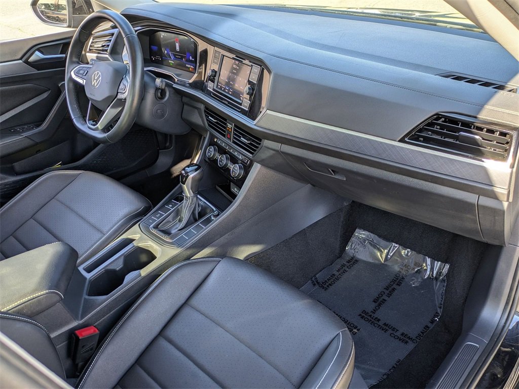Used 2024 Volkswagen Jetta SE image 29