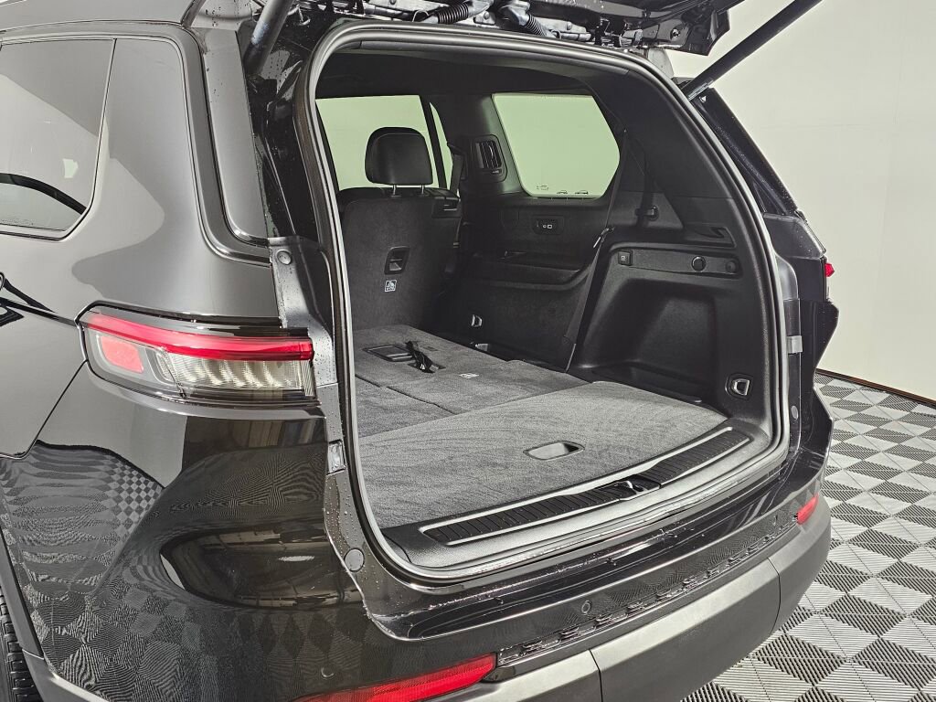 Used 2021 Jeep Grand Cherokee L Altitude image 14