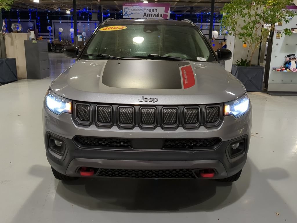 Used 2022 Jeep Compass Trailhawk AWD/4WD image 3