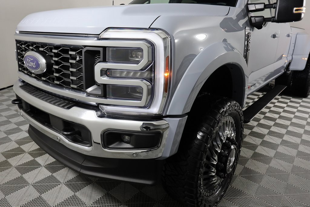 Used 2025 Ford F450 Platinum w/ FX4 Off-Road Package image 47