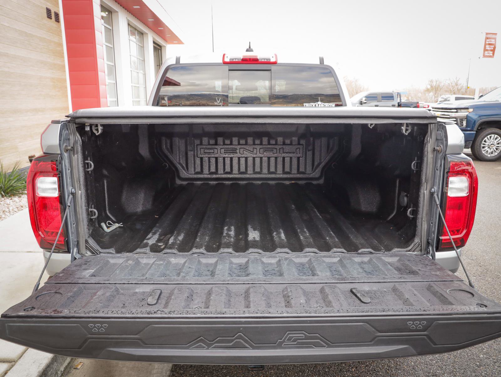 Used 2023 GMC Canyon Denali image 5