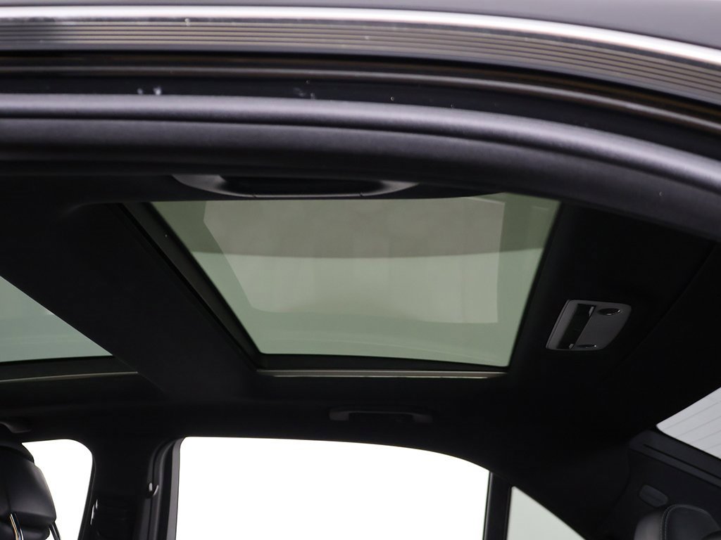 Used 2015 Mercedes-Benz E 400 4MATIC Sedan w/ Lighting Package image 16