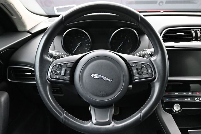Used 2019 Jaguar F-PACE Premium AWD/4WD image 14