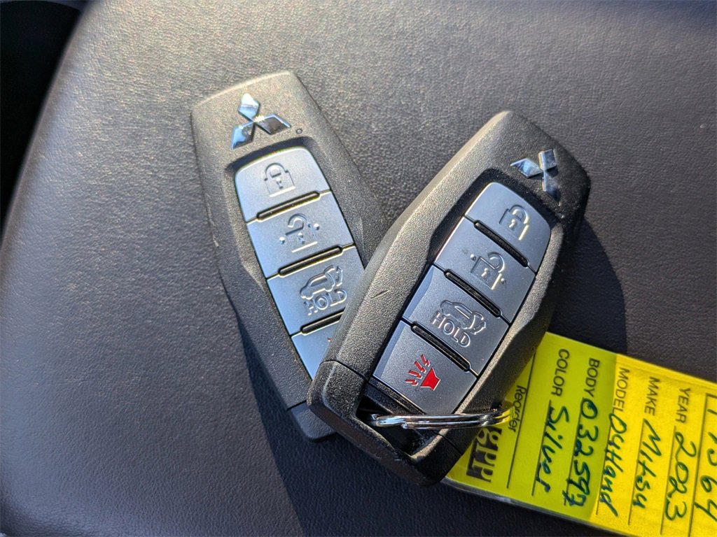 Used 2023 Mitsubishi Outlander SE image 29