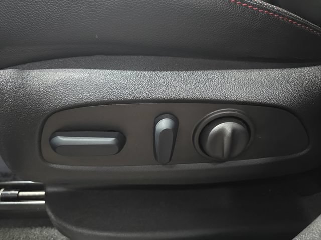 Used 2023 Chevrolet Equinox RS AWD/4WD image 32