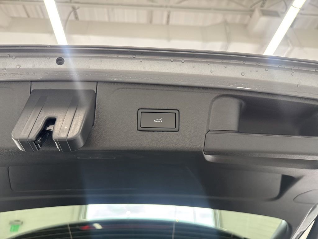 New 2026 Volkswagen Atlas SE image 32