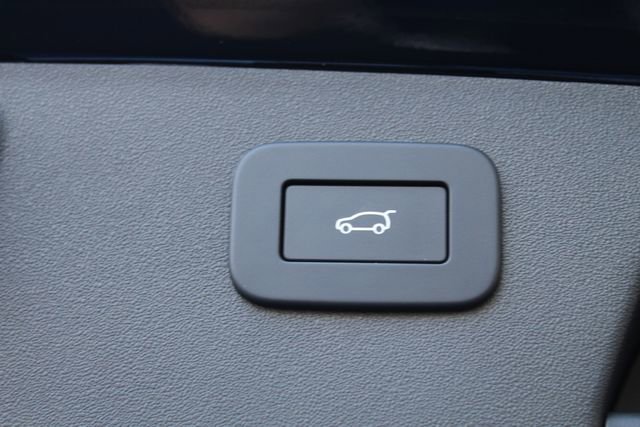 Used 2024 Jaguar E-PACE R-Dynamic SE image 22