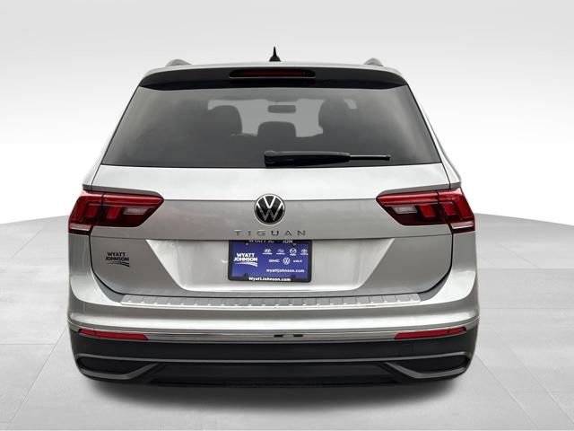 Used 2022 Volkswagen Tiguan S image 4