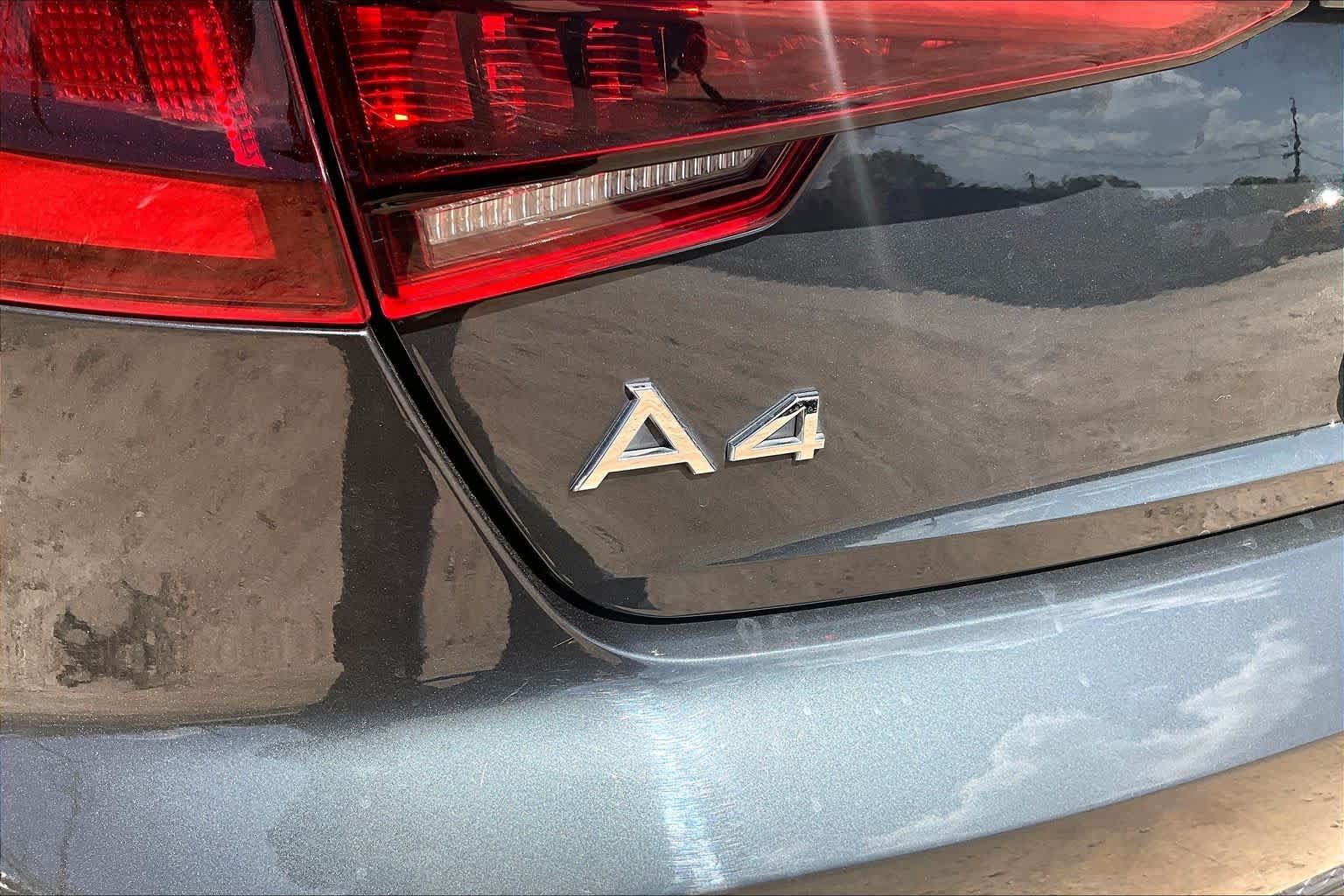 Used 2018 Audi A4 2.0T Ultra Premium w/ Convenience Package FWD image 12