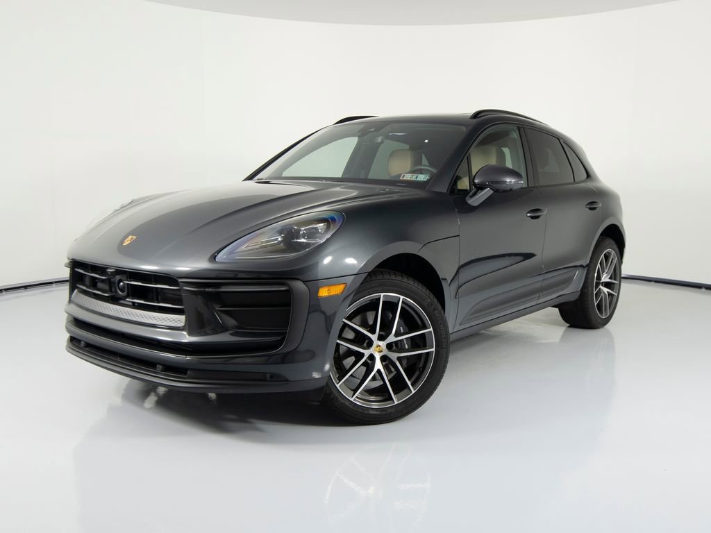 Certified 2026 Porsche Macan AWD/4WD image 6