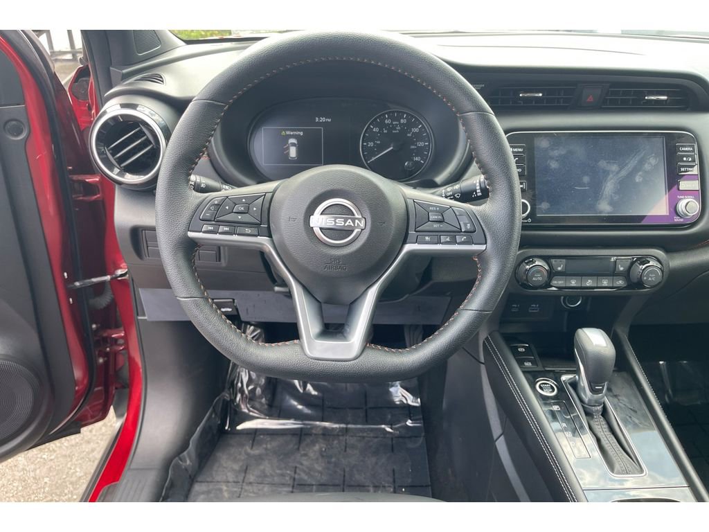 Used 2022 Nissan Kicks SR w/ Premium Package FWD image 16