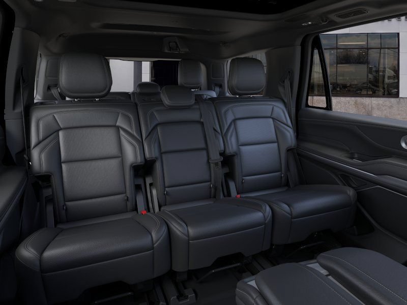 New 2026 Lincoln Navigator Reserve w/ Jet Appearance Package AWD/4WD image 11