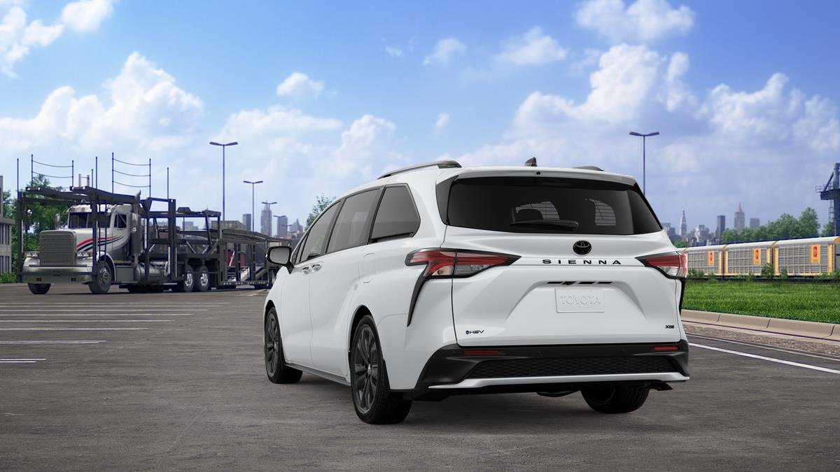 New 2026 Toyota Sienna XSE FWD image 9