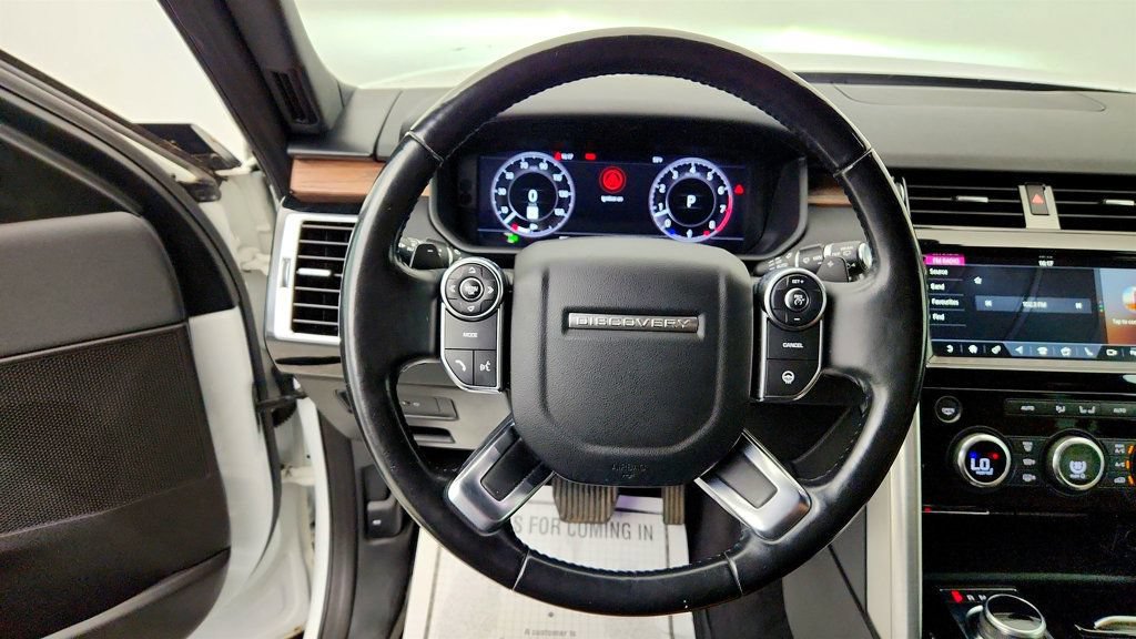 Used 2018 Land Rover Discovery HSE AWD/4WD image 14