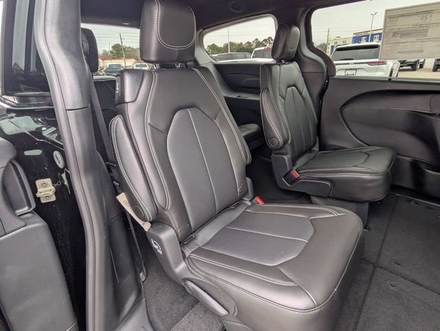 New 2026 Chrysler Pacifica Select w/ S Appearance Package image 29