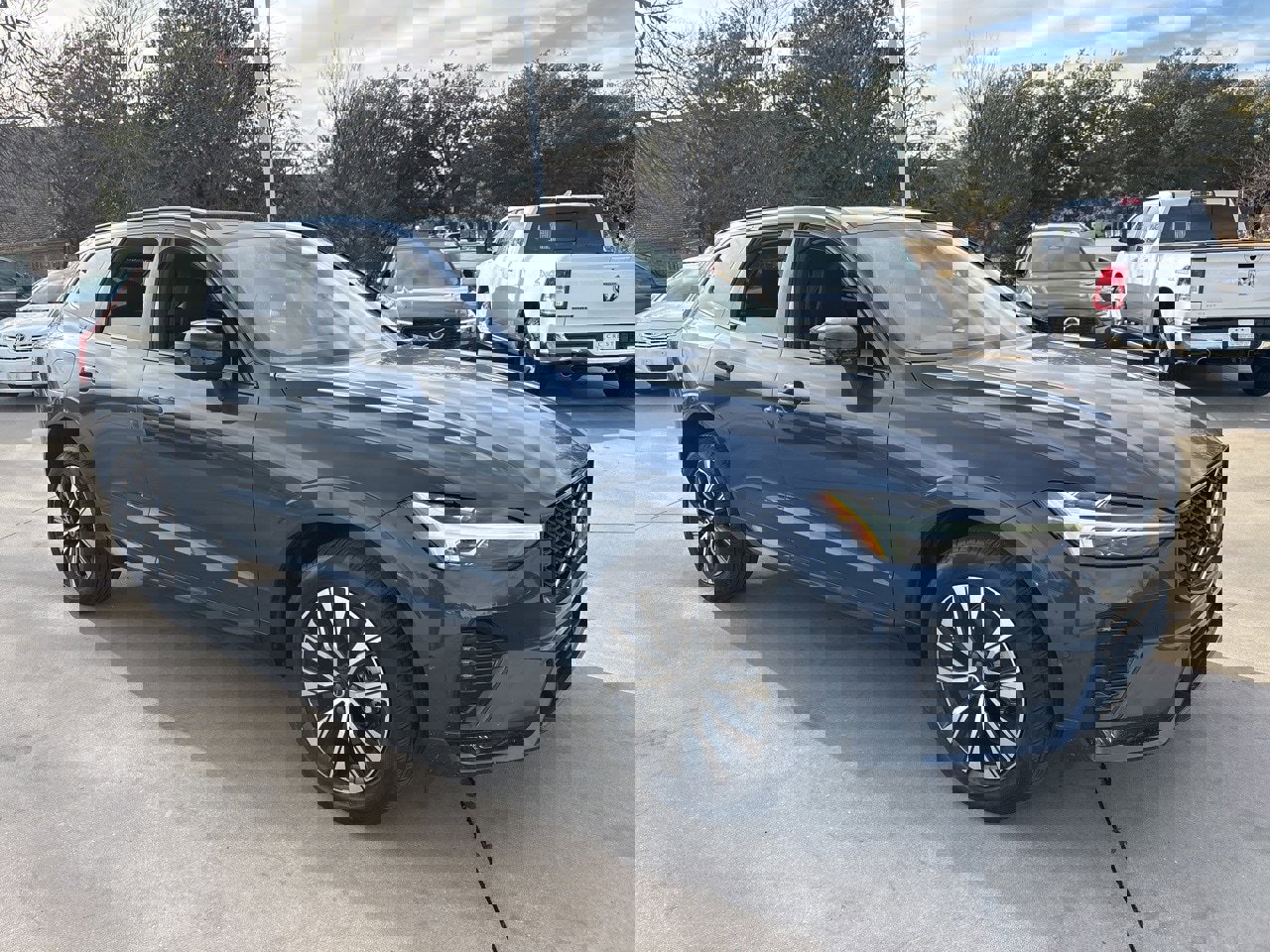 Certified 2024 Volvo XC60 B5 Plus w/ Protection Package Premier image 3