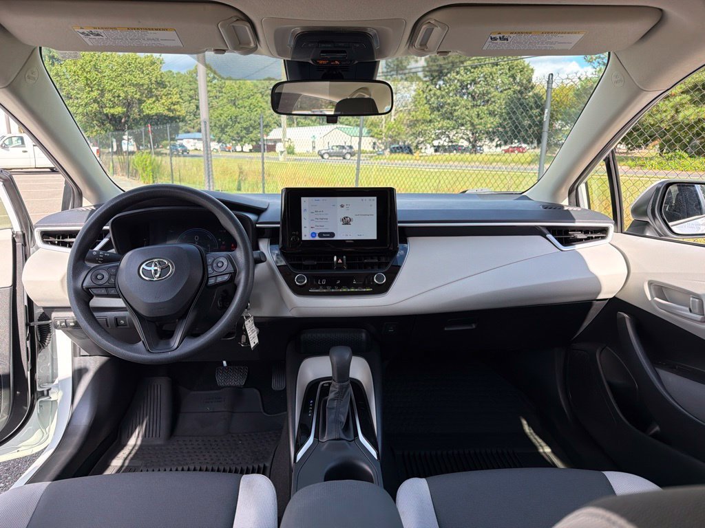 Used 2026 Toyota Corolla LE FWD image 8