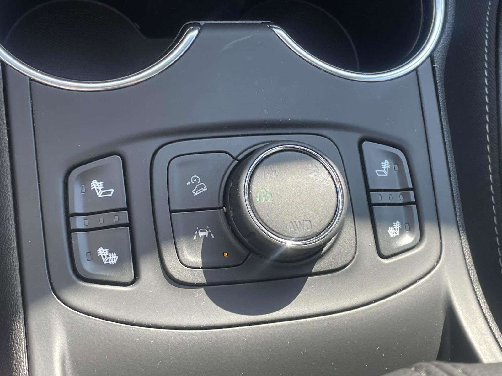 Certified 2024 GMC Terrain SLT w/ Infotainment Package II image 6