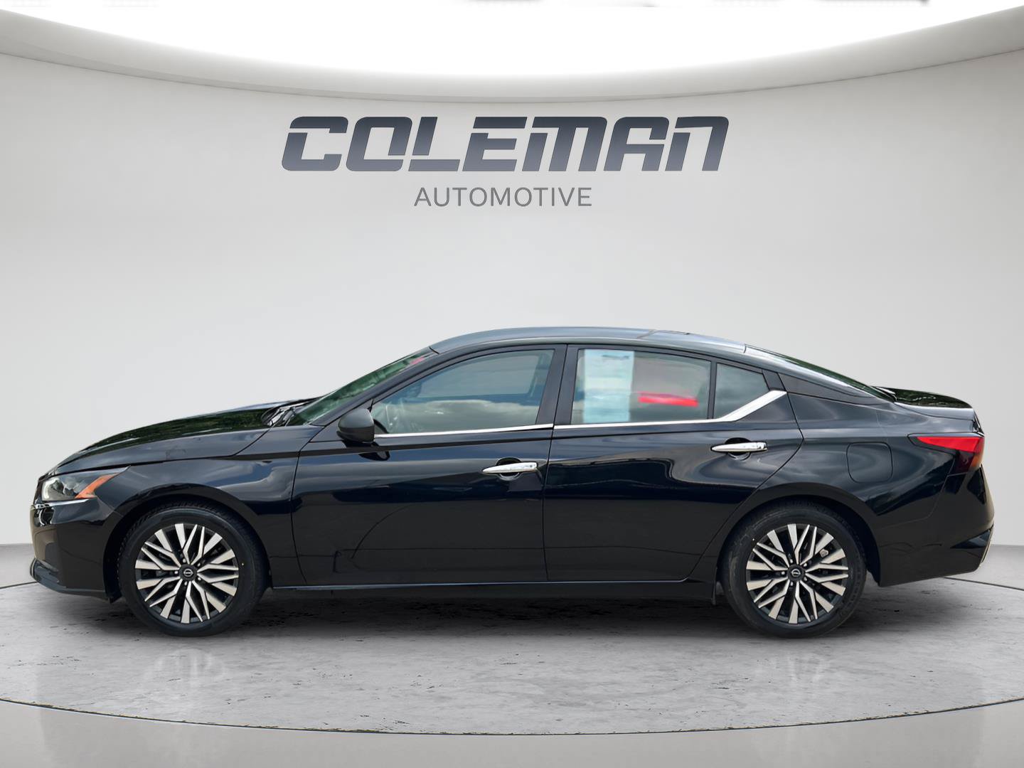 Used 2024 Nissan Altima 2.5 SV FWD image 5