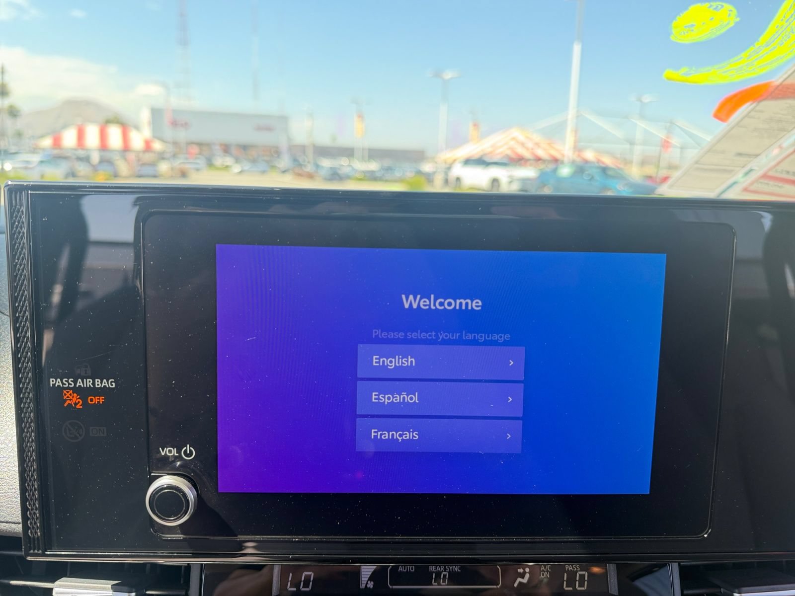 Used 2025 Toyota Sienna LE w/ LE Plus Package FWD image 16