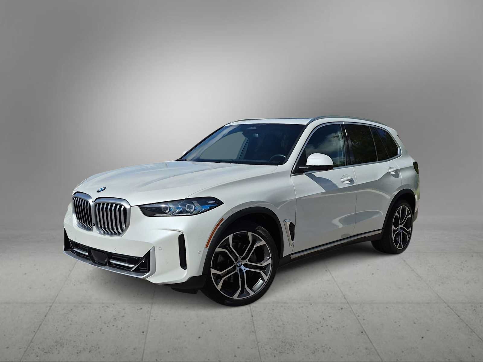 Used 2025 BMW X5 xDrive40i w/ Parking Assistance Package AWD/4WD image 1