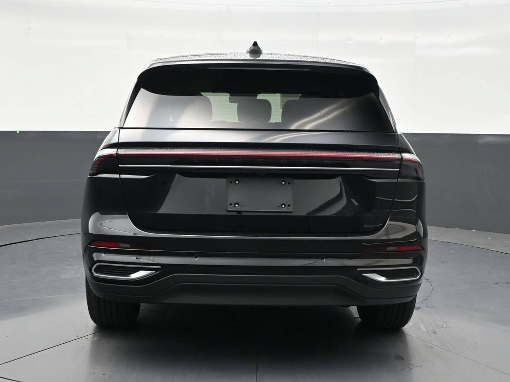 Used 2025 Lincoln Nautilus Premier AWD/4WD image 4