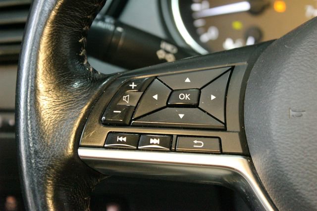 Used 2018 Nissan Rogue SV image 22