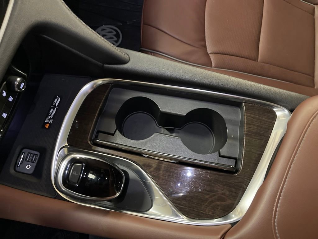 Certified 2021 Buick Enclave Avenir w/ Avenir Technology Package image 14